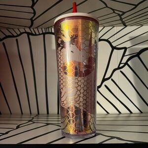 Starbucks venti cups